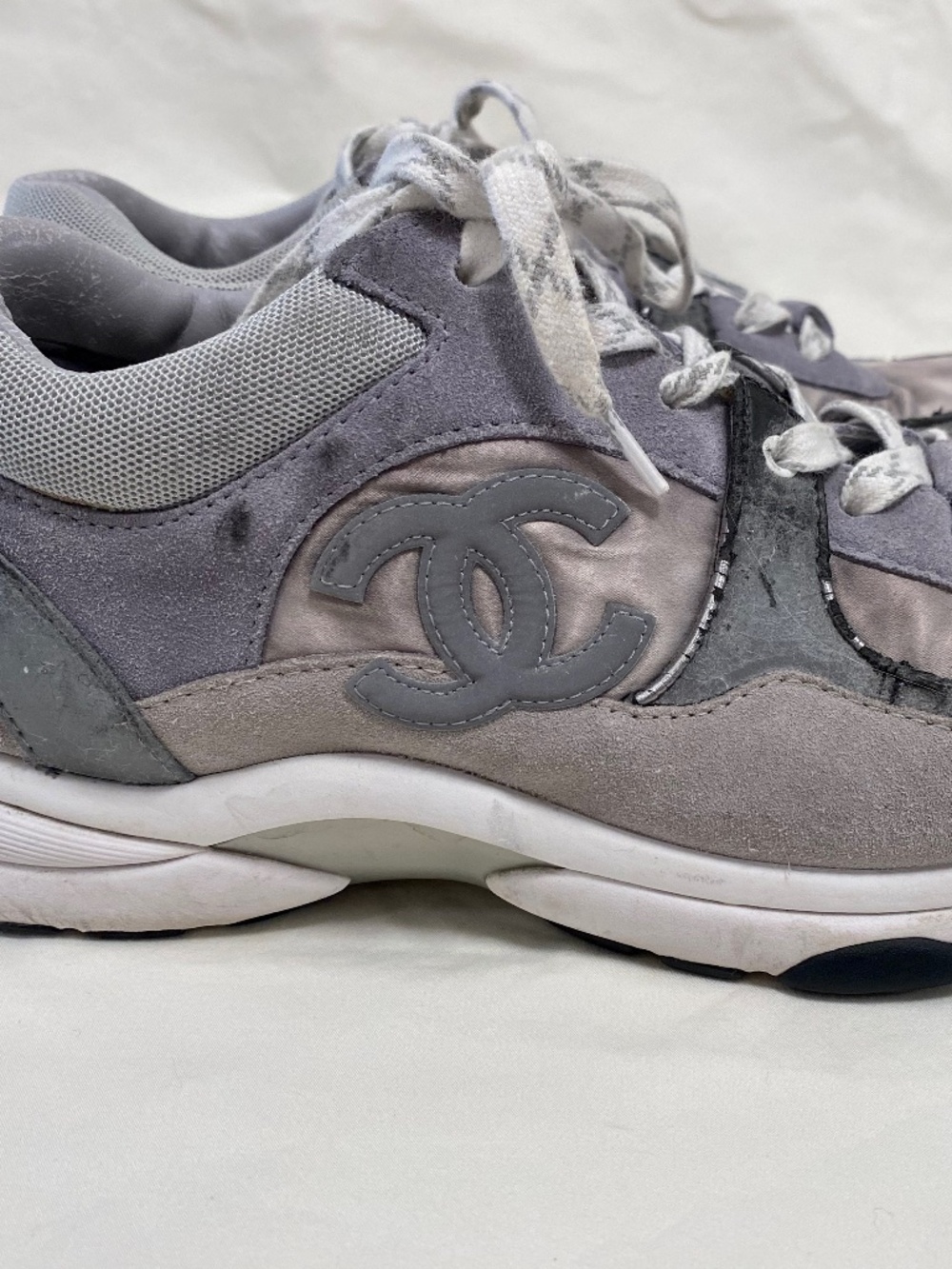 Authentic Chanel grey sneakers size 39,5